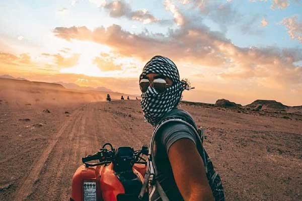 Quad fahren Hurghada beim Sonnenuntergang